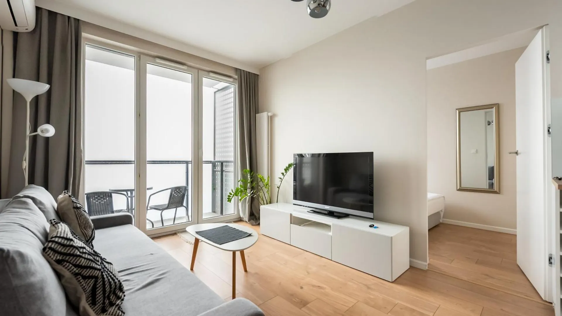 Business Mokotow Park 84 Apartment ワルシャワ ポーランド